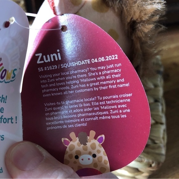 Squishmallows Zuni the Giraffe, first to print, Valentine’s Day, 5” - Picture 6 of 7